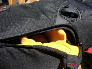 Problems when opening the backpack from the right side